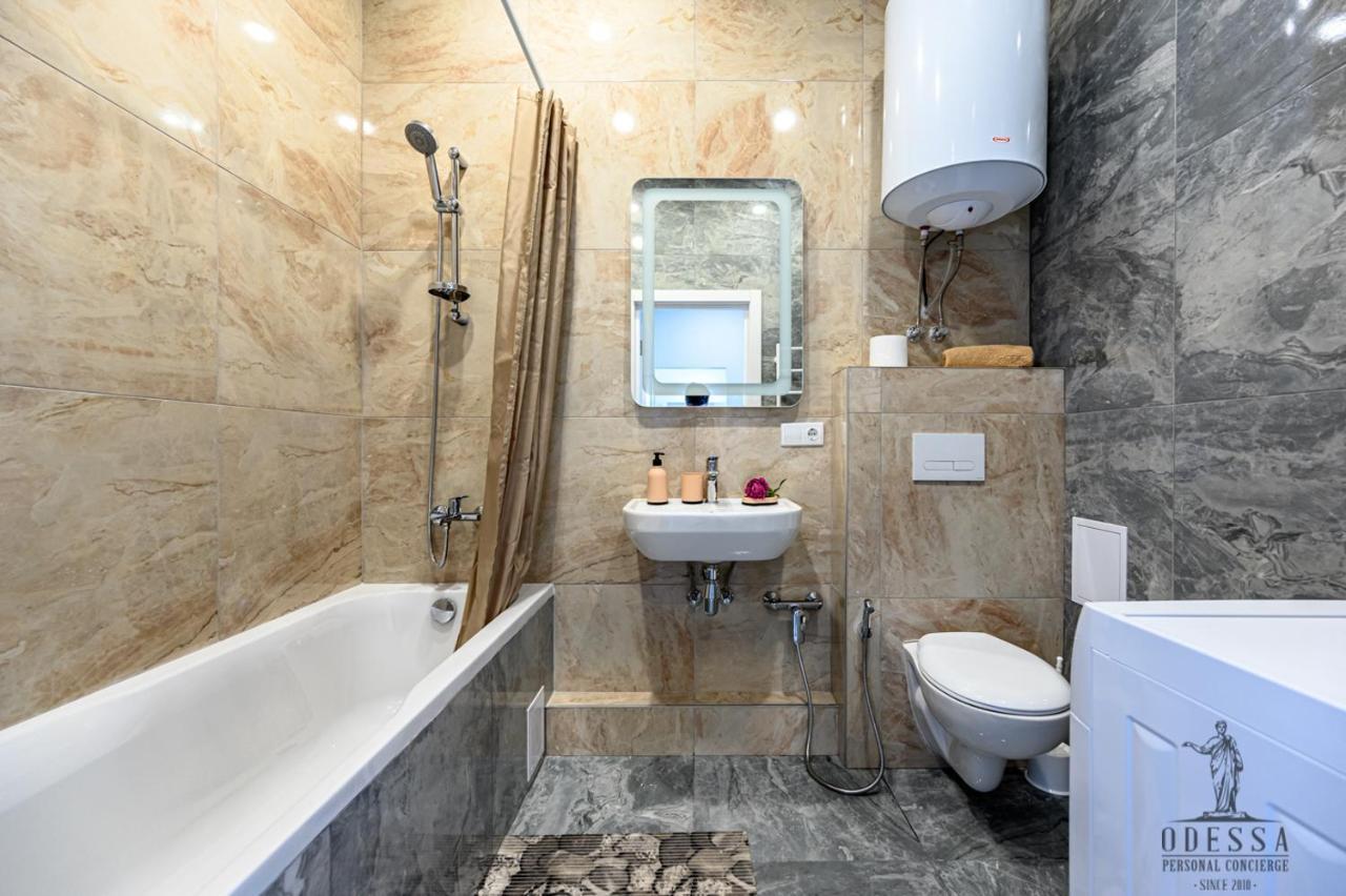 City Center New House Odessa Esterno foto