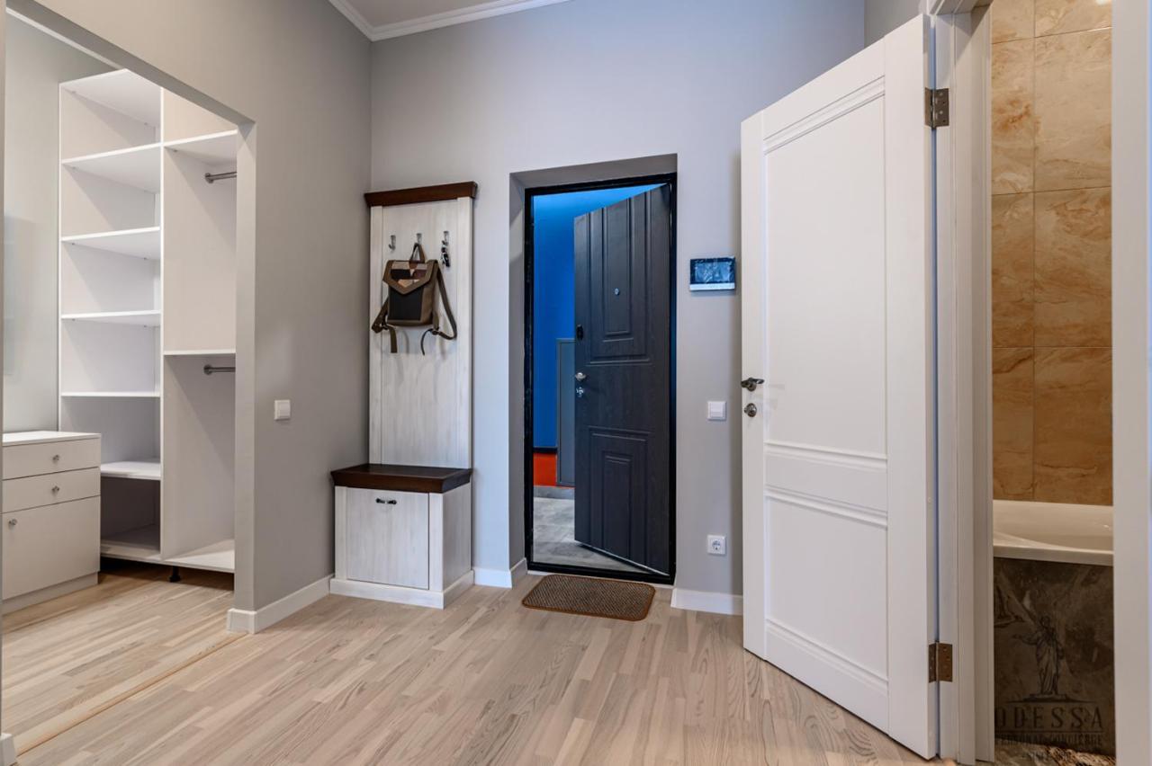 City Center New House Odessa Esterno foto
