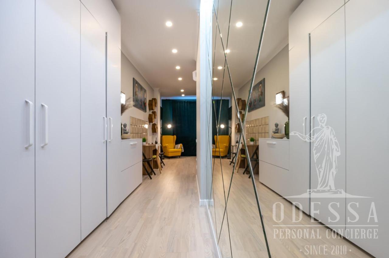 City Center New House Odessa Esterno foto